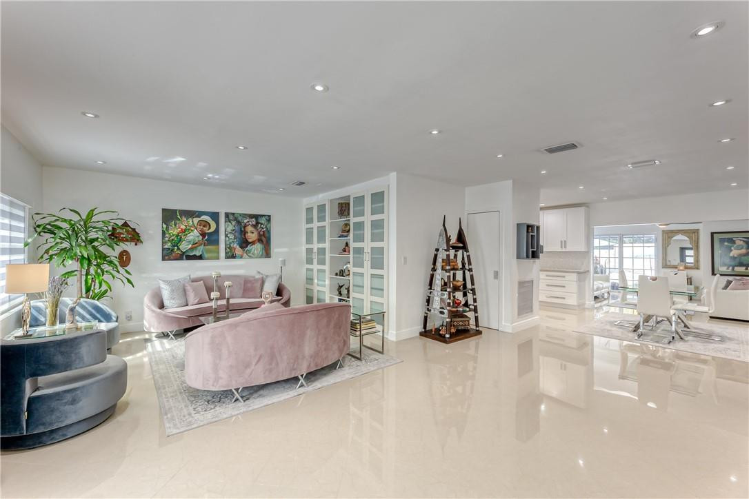 Hollywood 1-21 B - Residential