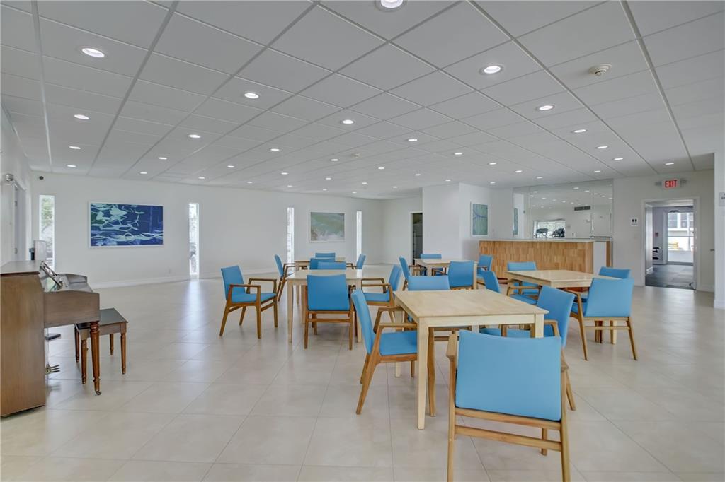 EAST POINT TOWERS - Residential