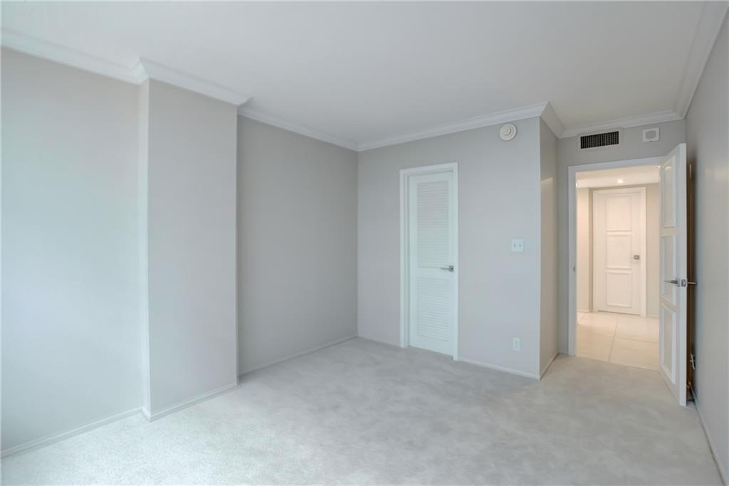 EAST POINT TOWERS - Residential