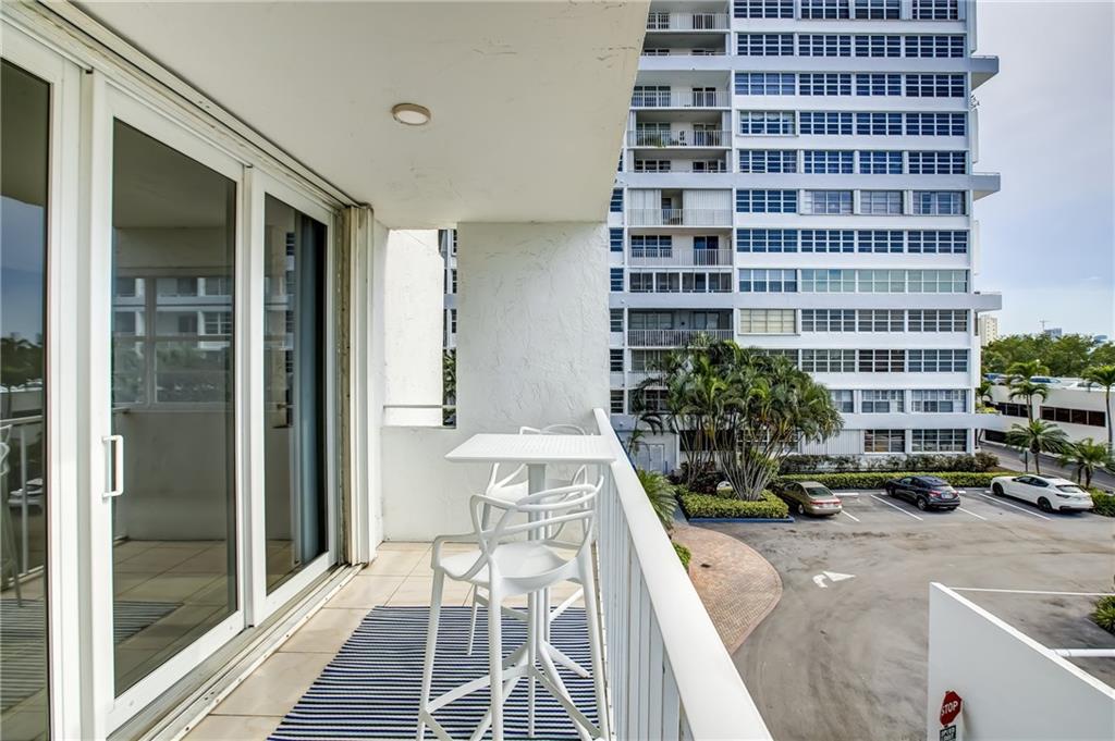 EAST POINT TOWERS - Residential