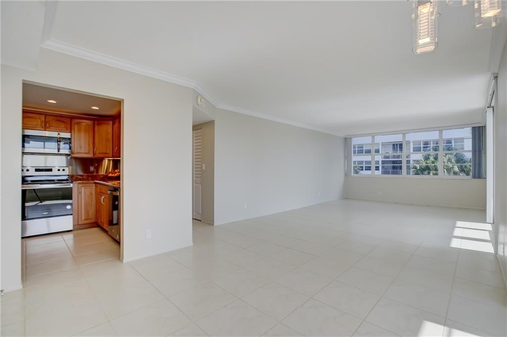 EAST POINT TOWERS - Residential