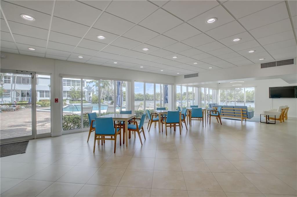 EAST POINT TOWERS - Residential