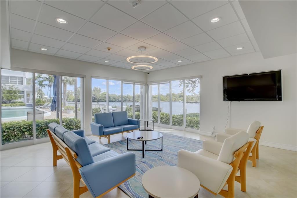 EAST POINT TOWERS - Residential