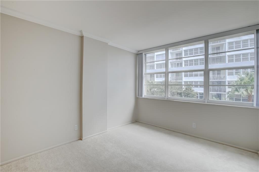 EAST POINT TOWERS - Residential