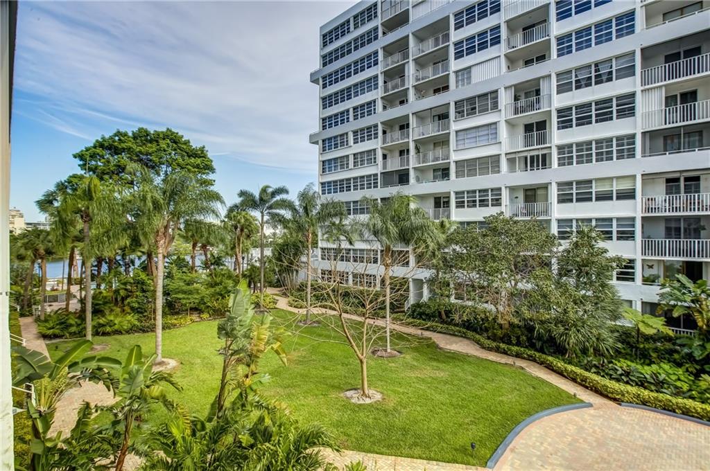 EAST POINT TOWERS - Residential