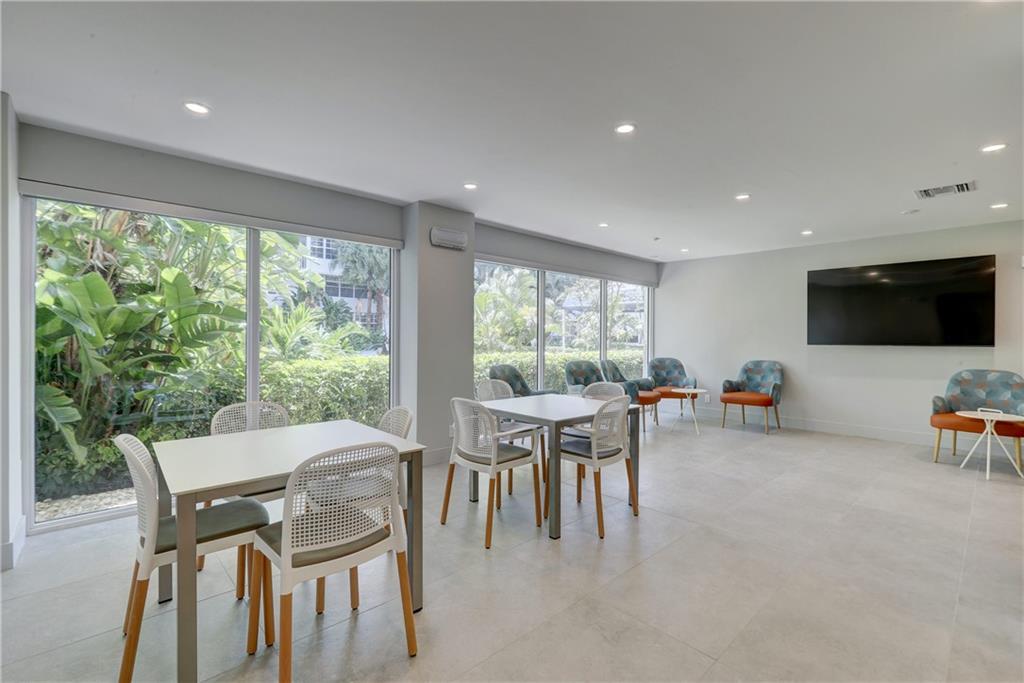 EAST POINT TOWERS - Residential
