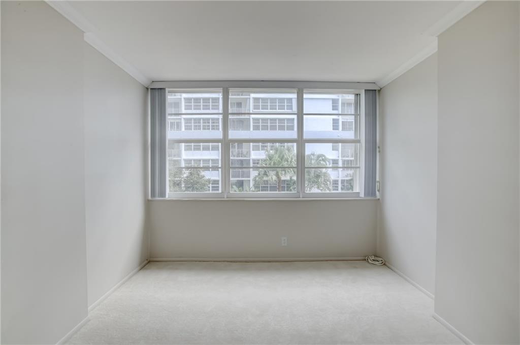 EAST POINT TOWERS - Residential