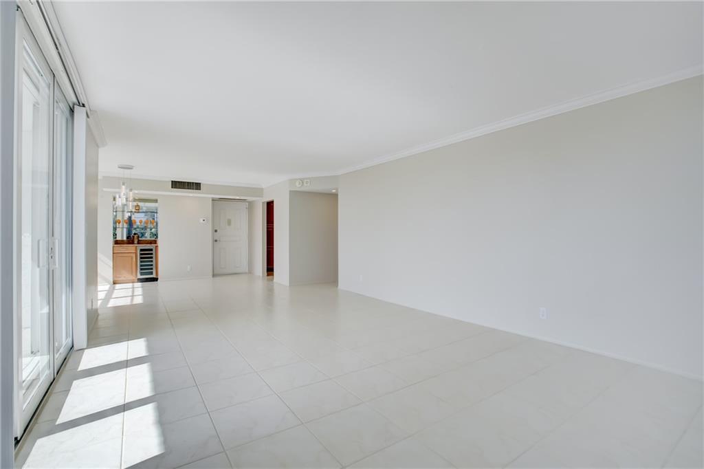EAST POINT TOWERS - Residential