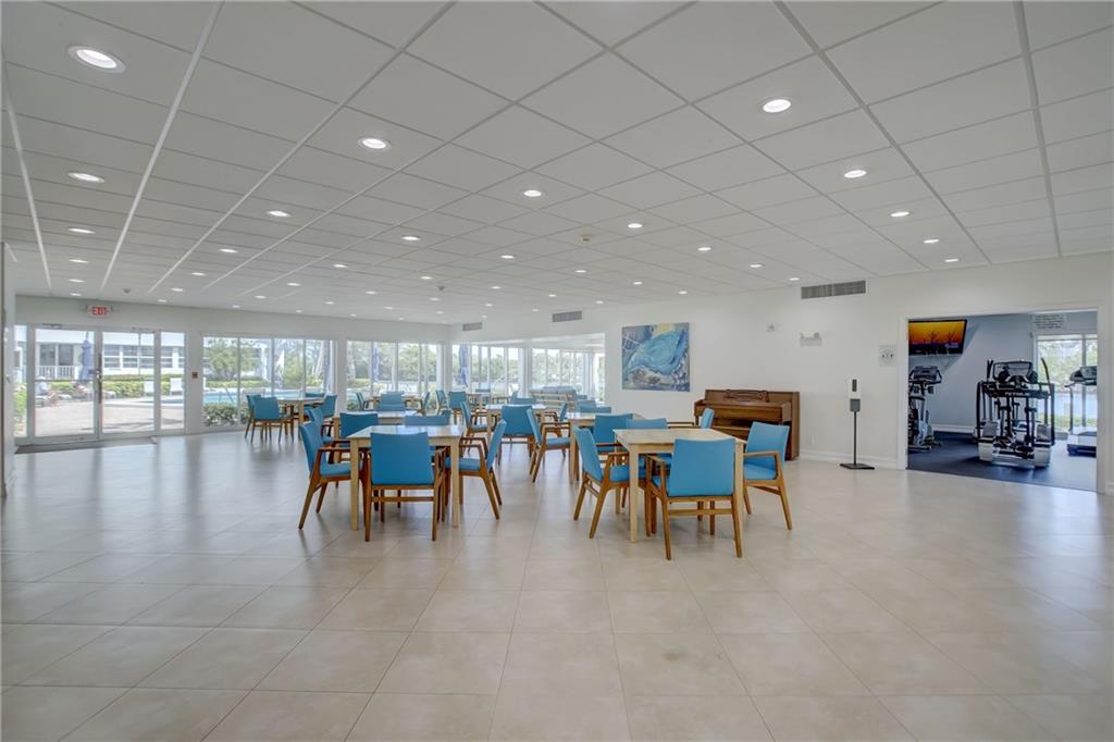 EAST POINT TOWERS - Residential