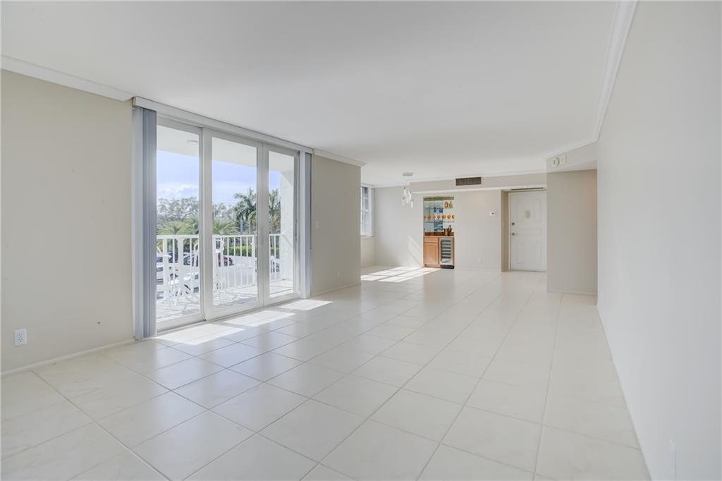 EAST POINT TOWERS - Residential