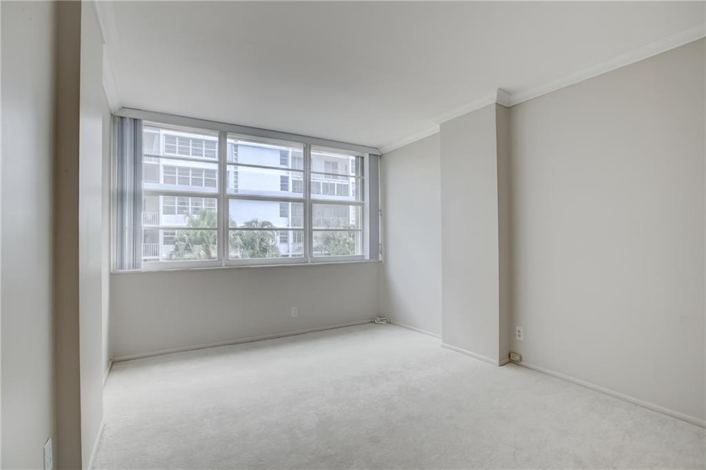 EAST POINT TOWERS - Residential