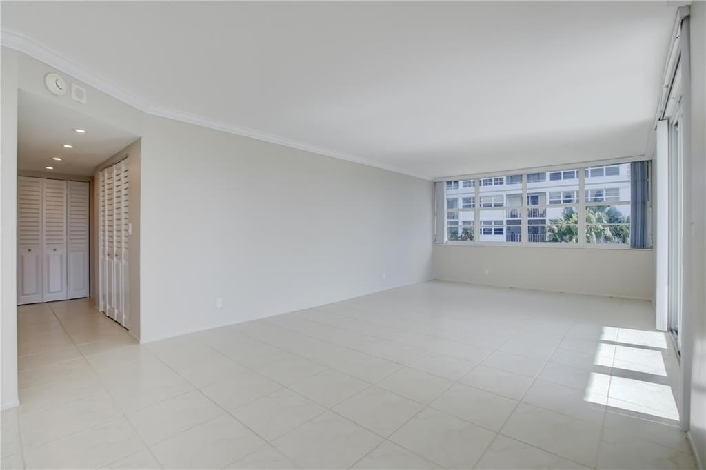 EAST POINT TOWERS - Residential