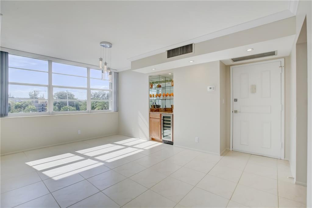 EAST POINT TOWERS - Residential