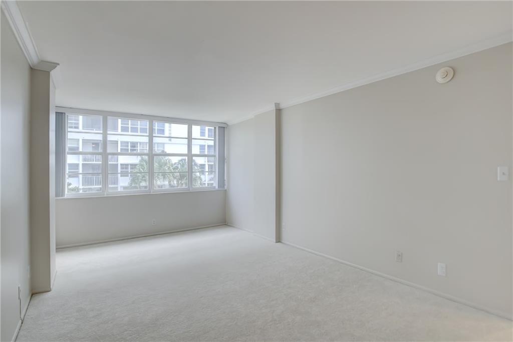 EAST POINT TOWERS - Residential
