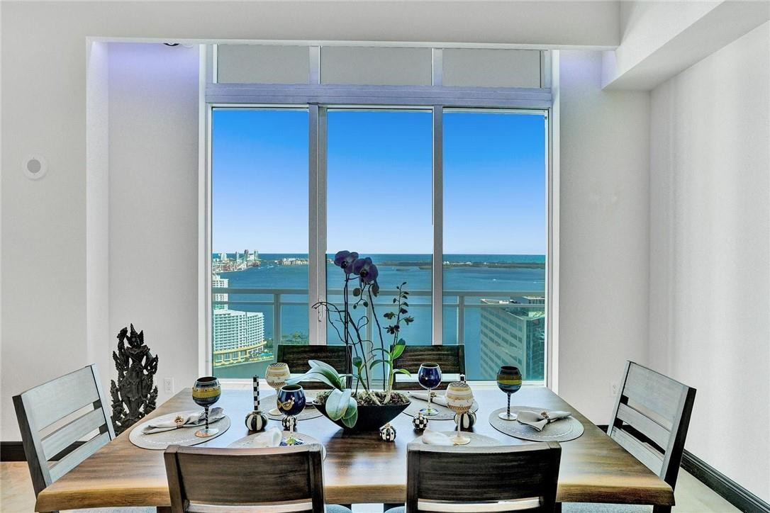 THE PLAZA 901 BRICKELL CONDO - Residential