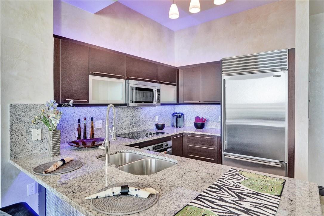 THE PLAZA 901 BRICKELL CONDO - Residential