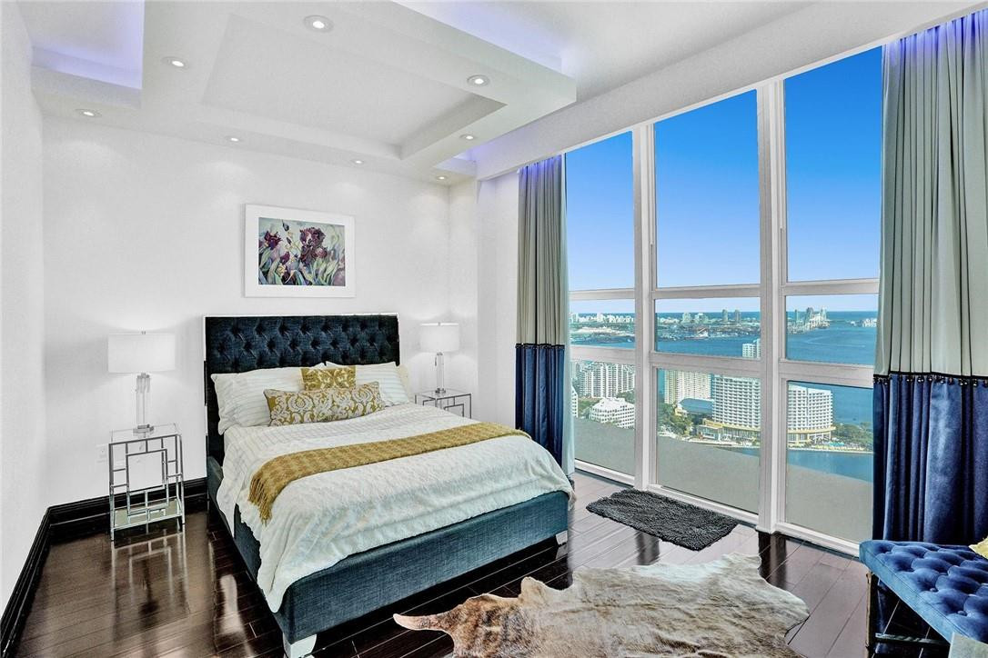 THE PLAZA 901 BRICKELL CONDO - Residential
