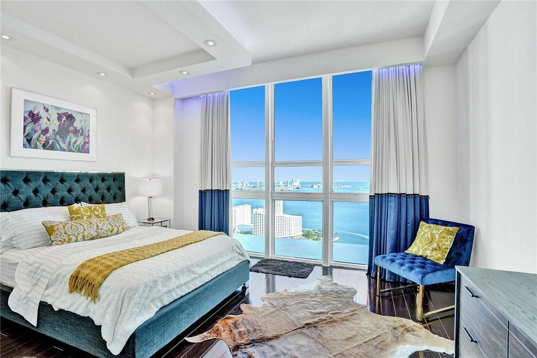 THE PLAZA 901 BRICKELL CONDO - Residential