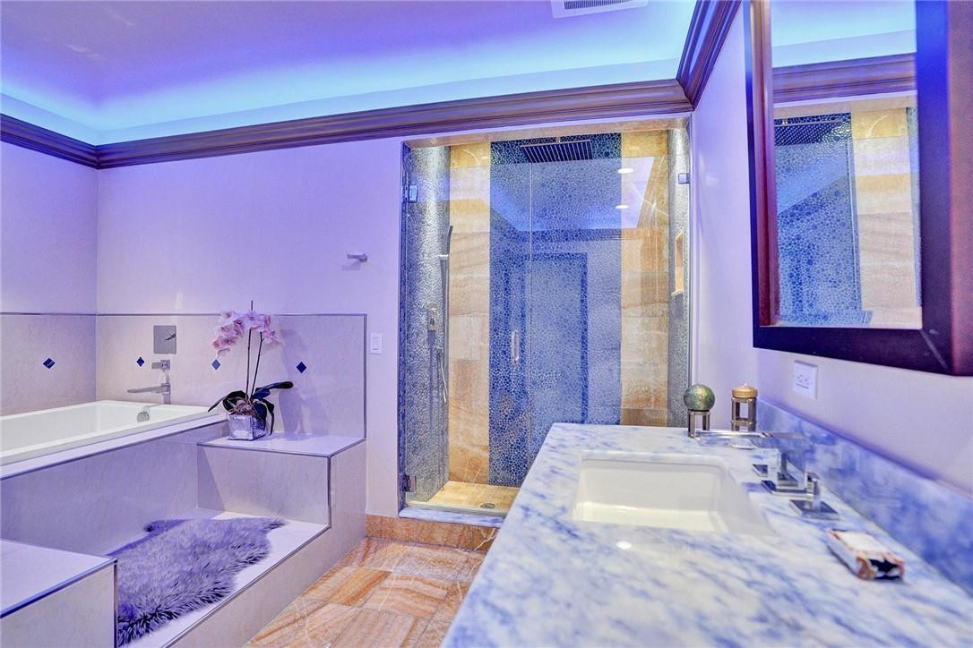 THE PLAZA 901 BRICKELL CONDO - Residential