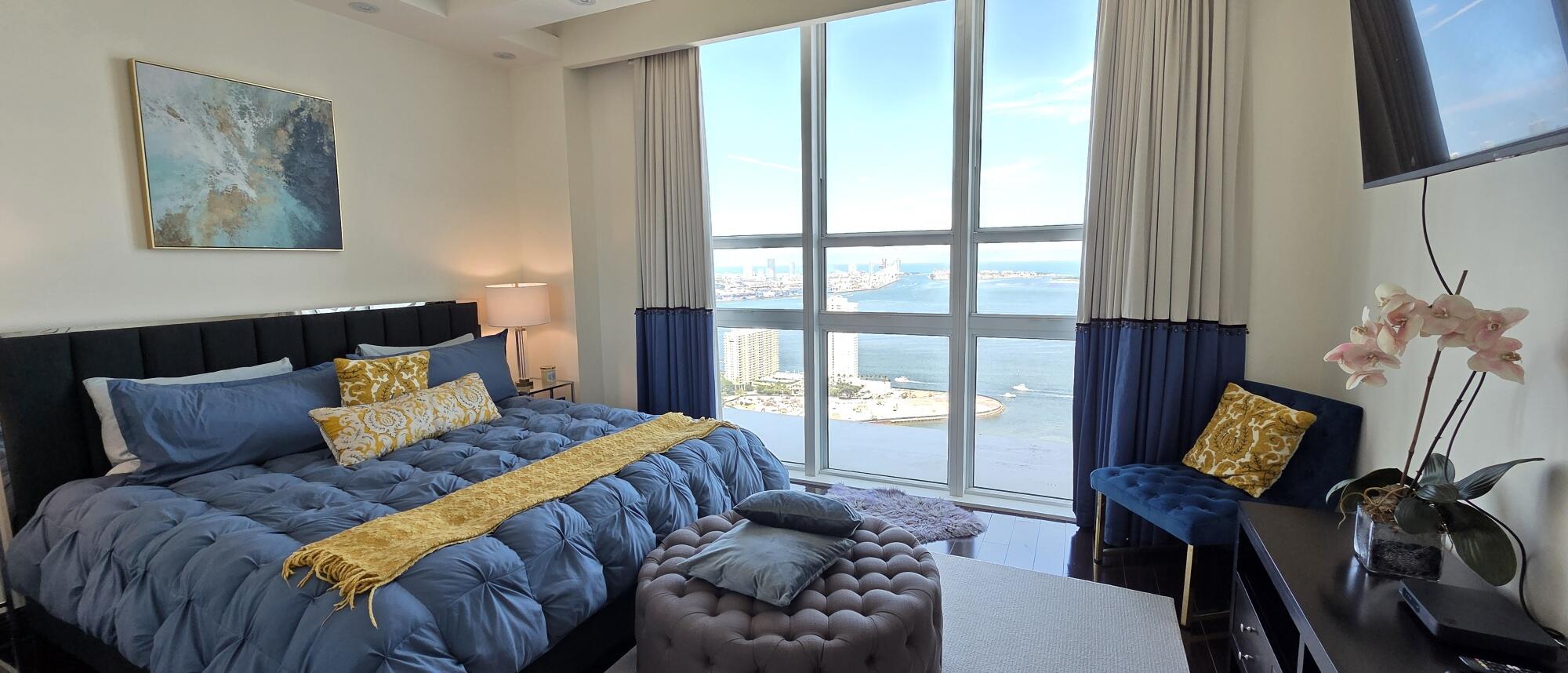 THE PLAZA 901 BRICKELL CONDO - Residential