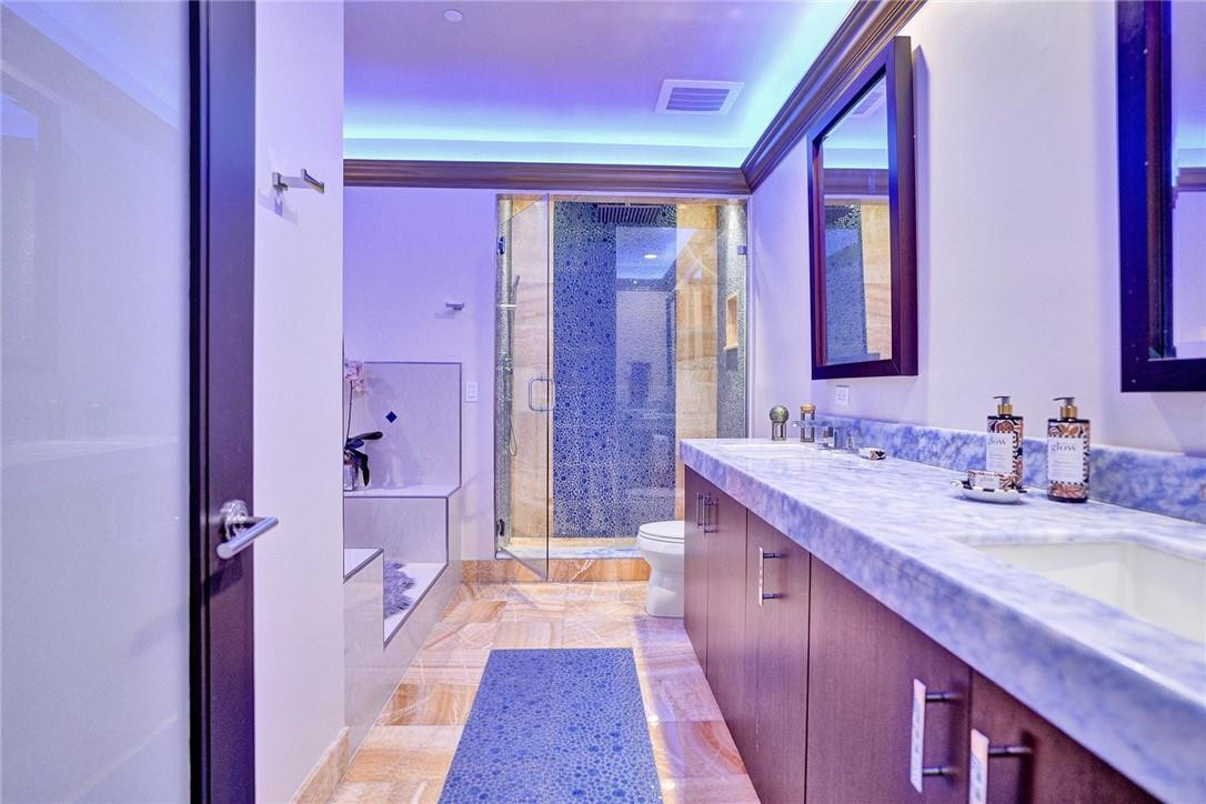 THE PLAZA 901 BRICKELL CONDO - Residential