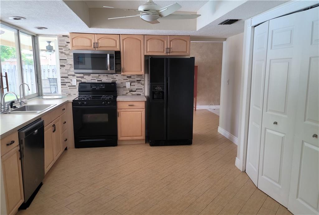 Sunrise Golf Village Sec - Residential