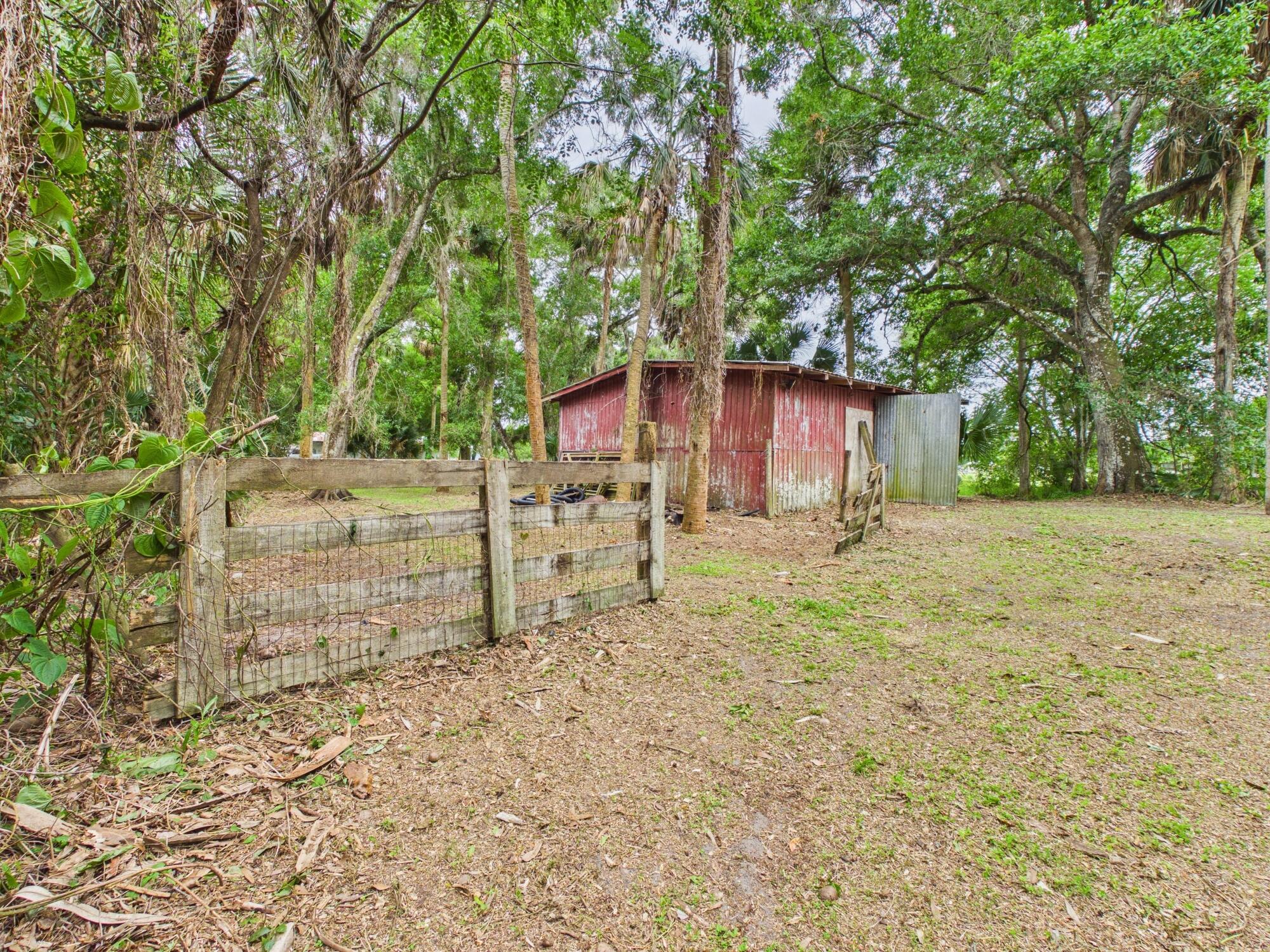 LAZY SEVEN RANCH ACRES - Residential
