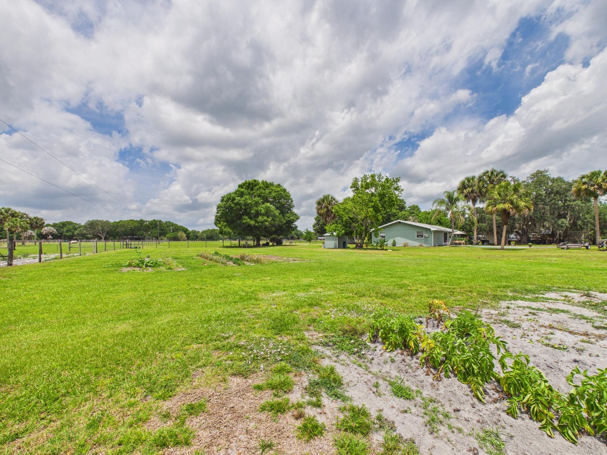 LAZY SEVEN RANCH ACRES - Residential