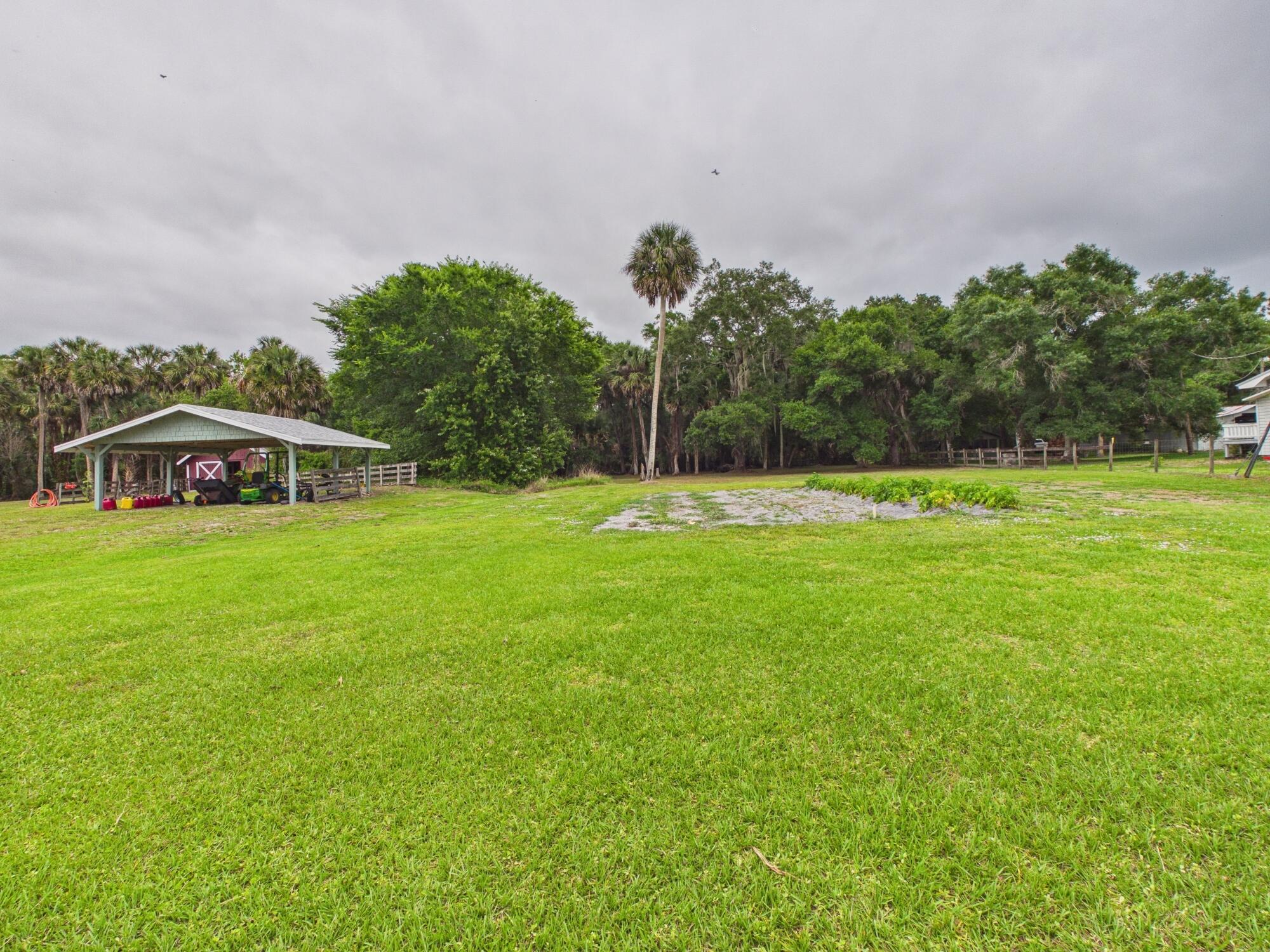 LAZY SEVEN RANCH ACRES - Residential
