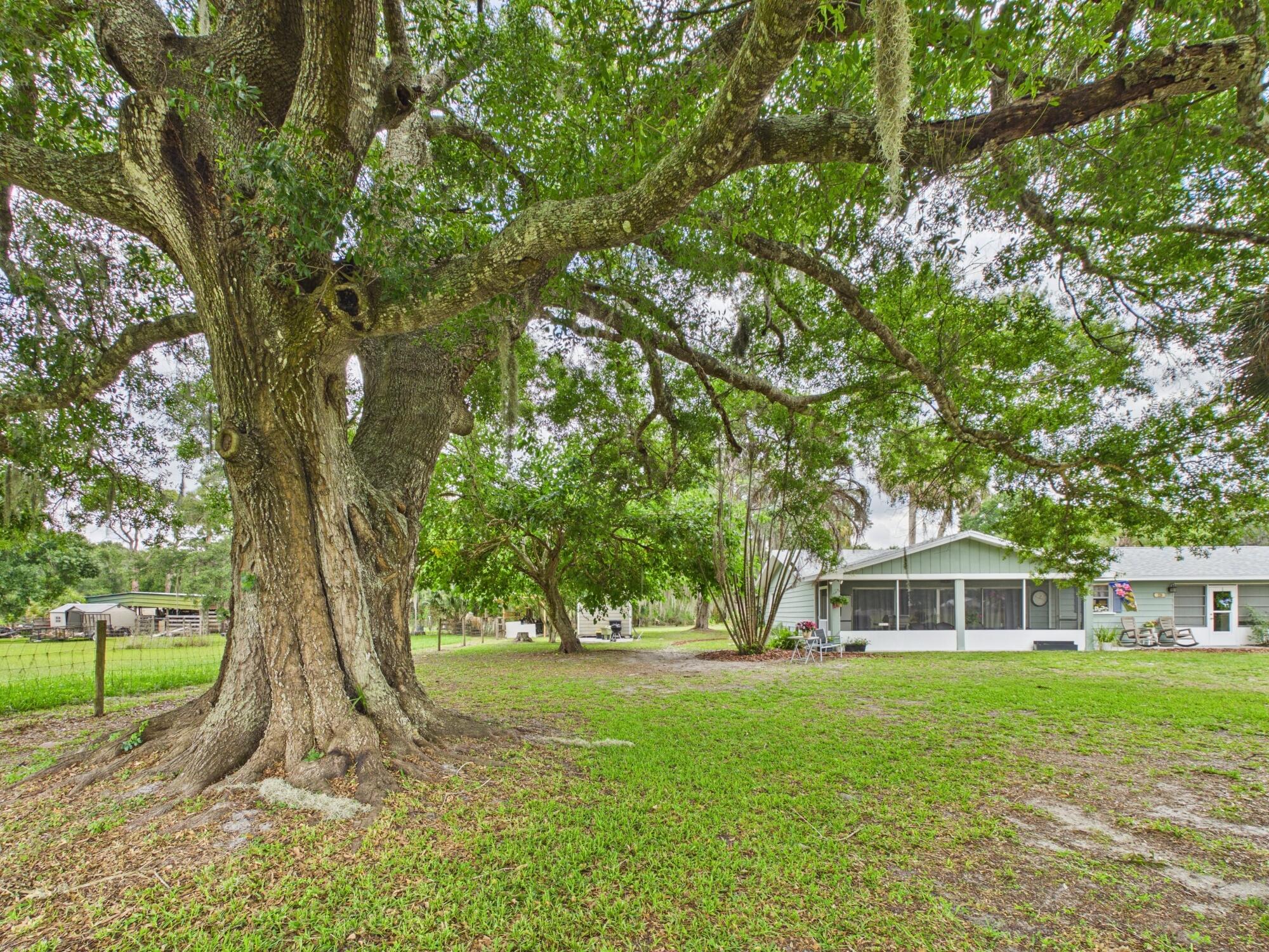 LAZY SEVEN RANCH ACRES - Residential