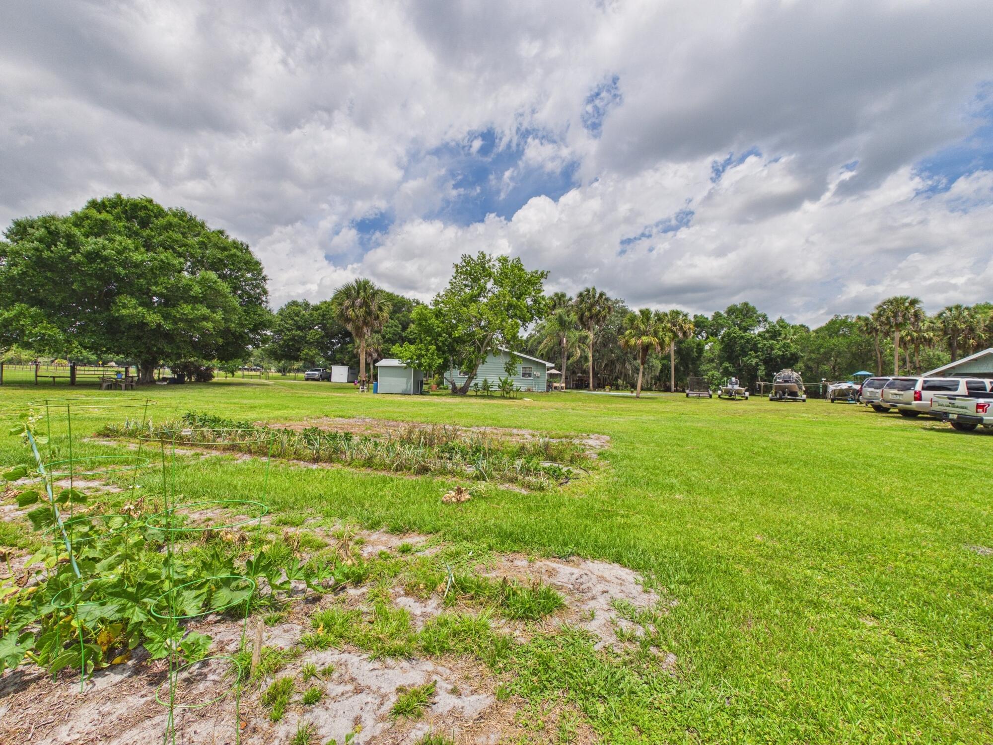 LAZY SEVEN RANCH ACRES - Residential