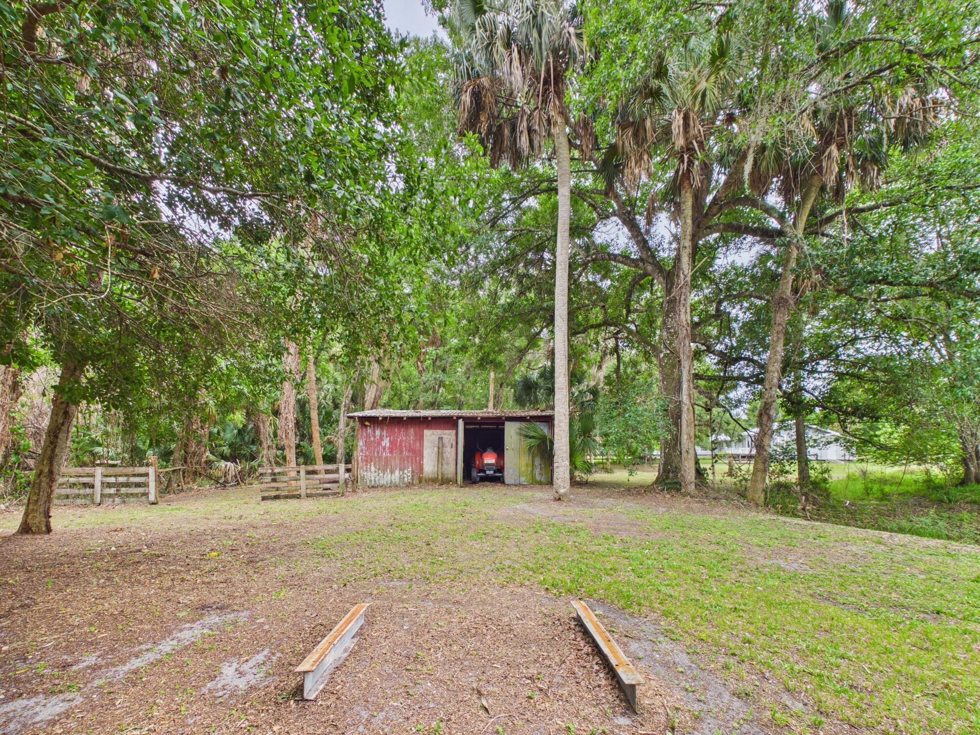 LAZY SEVEN RANCH ACRES - Residential