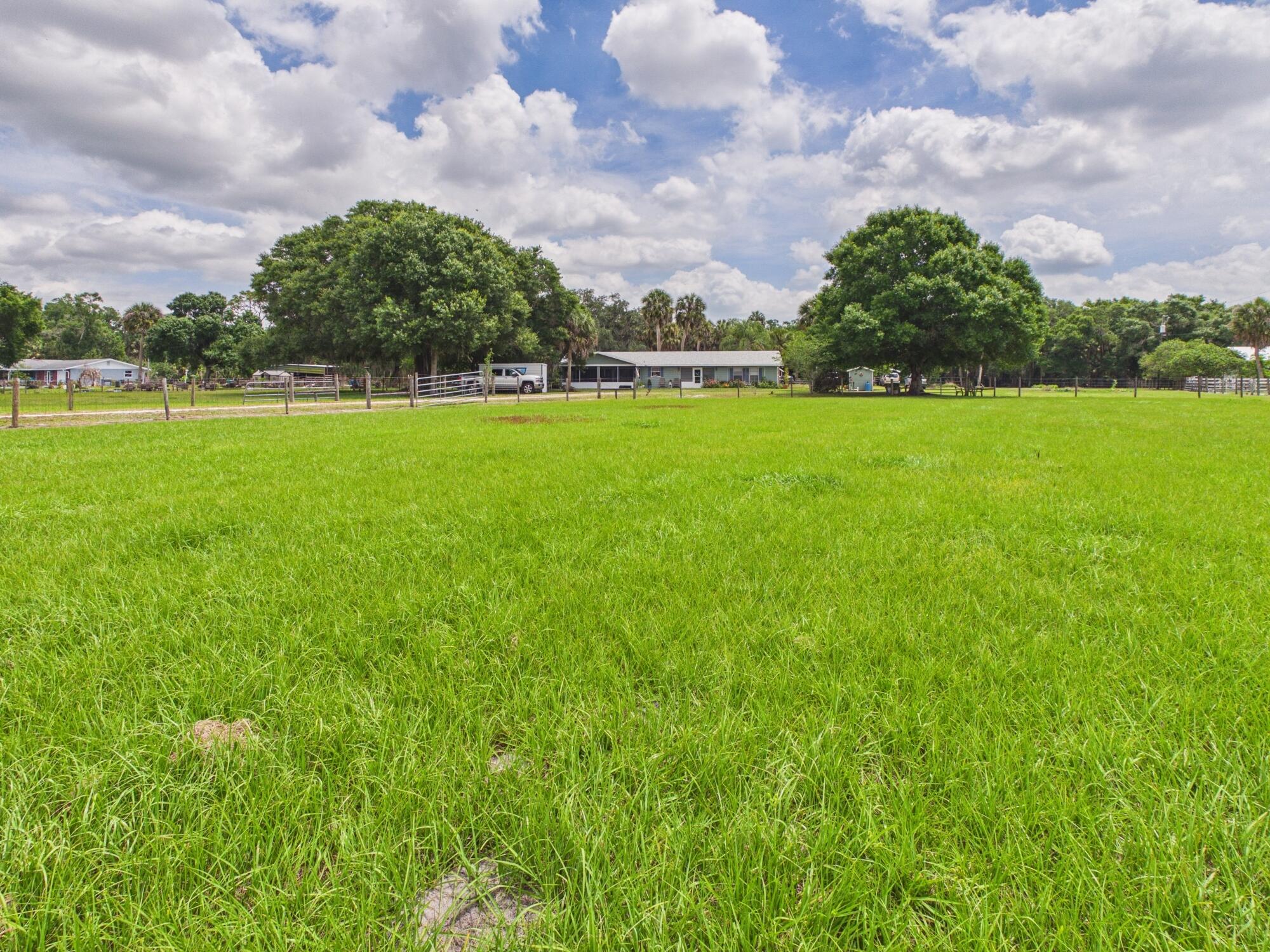 LAZY SEVEN RANCH ACRES - Residential