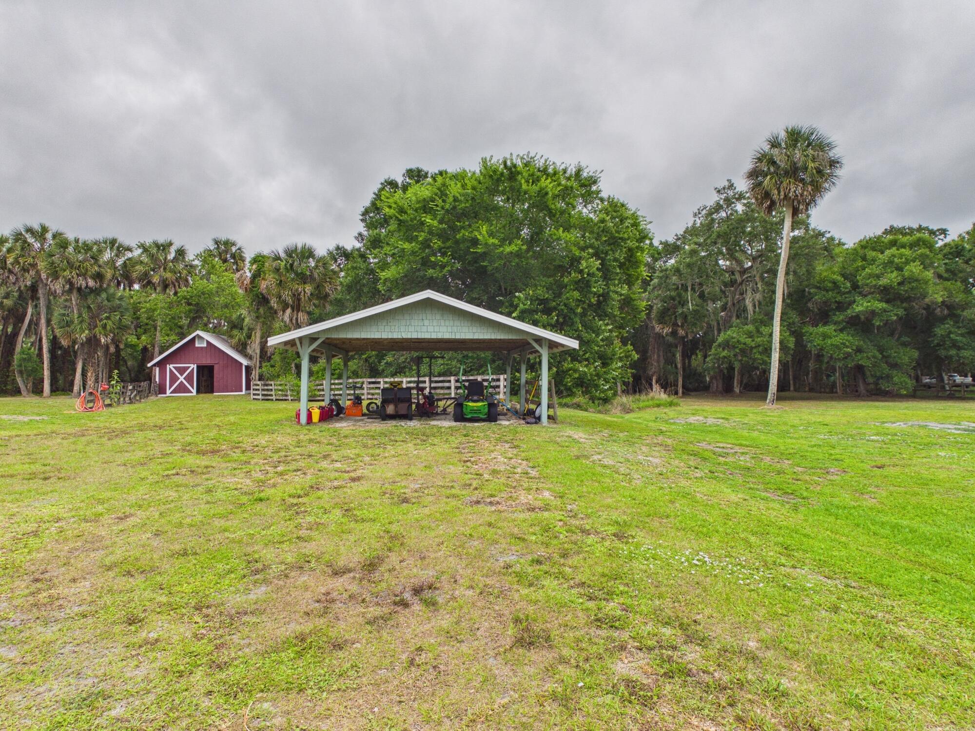 LAZY SEVEN RANCH ACRES - Residential