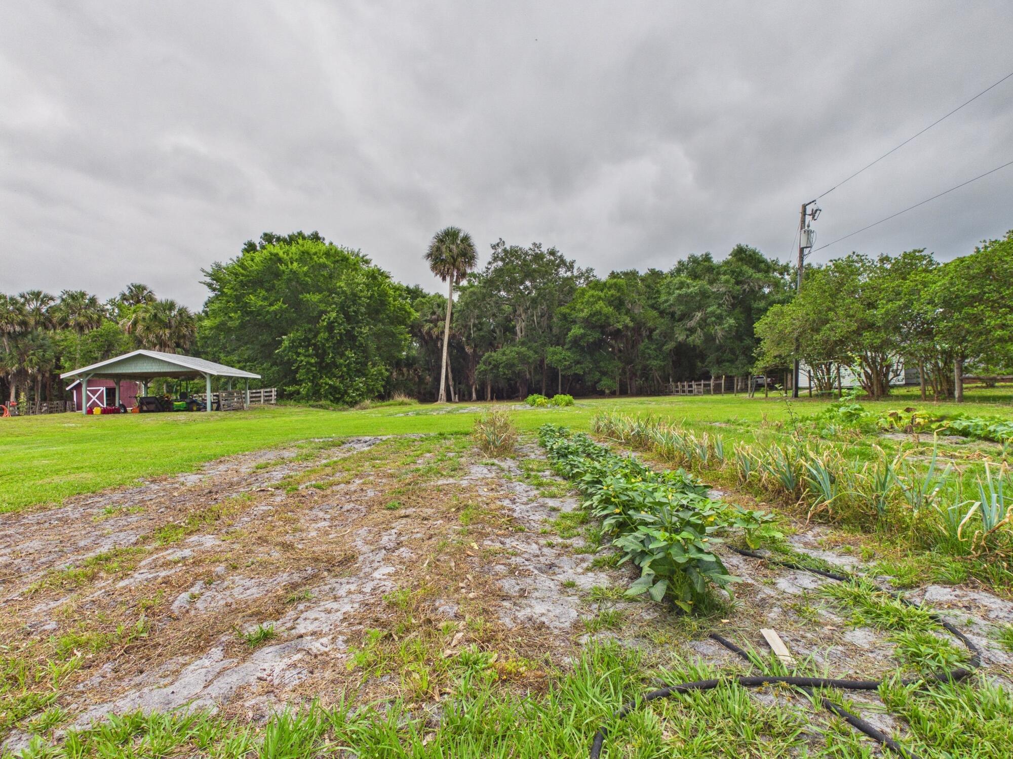 LAZY SEVEN RANCH ACRES - Residential