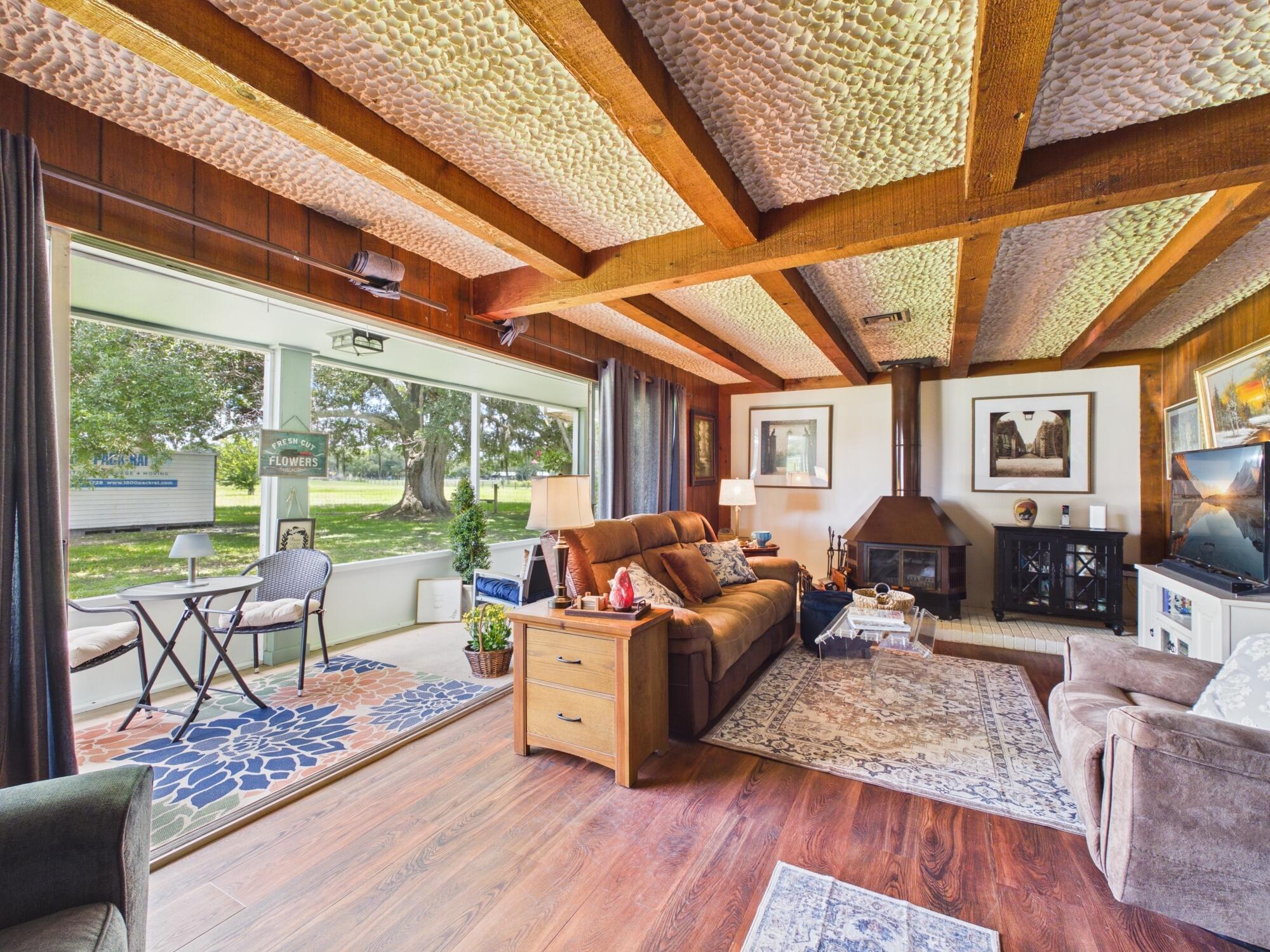 LAZY SEVEN RANCH ACRES - Residential
