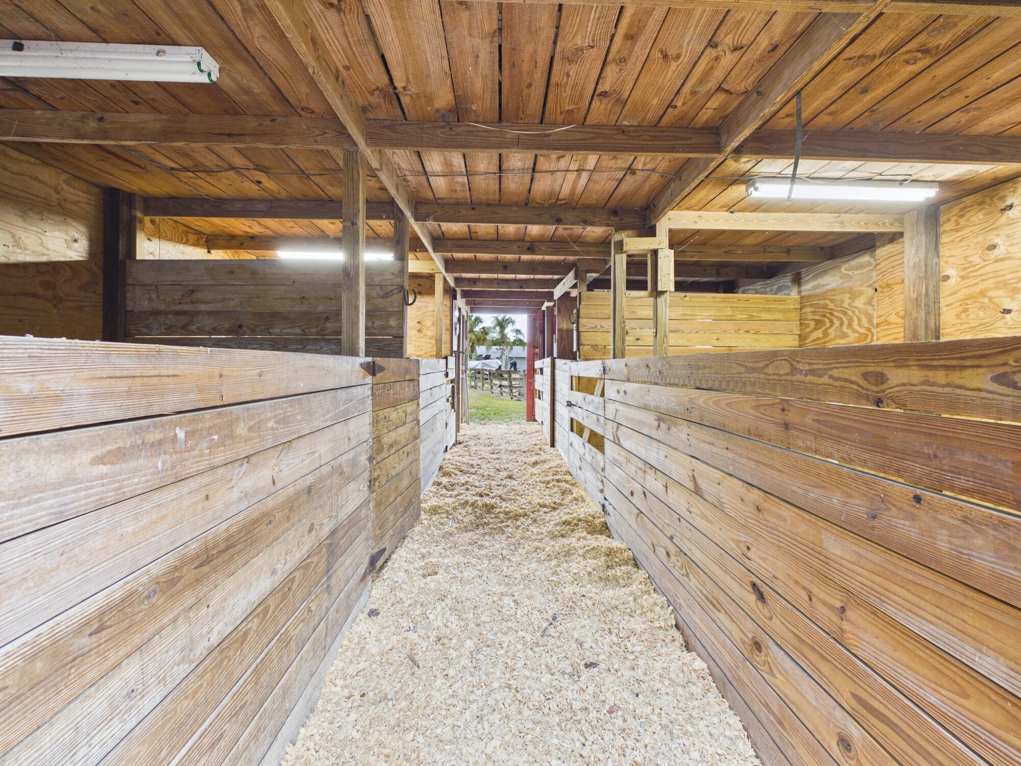 LAZY SEVEN RANCH ACRES - Residential