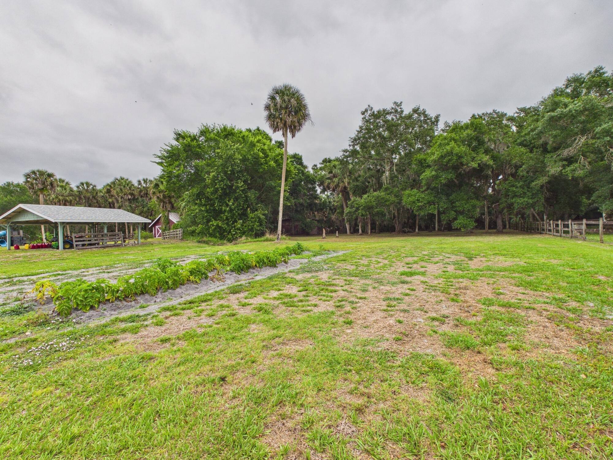 LAZY SEVEN RANCH ACRES - Residential