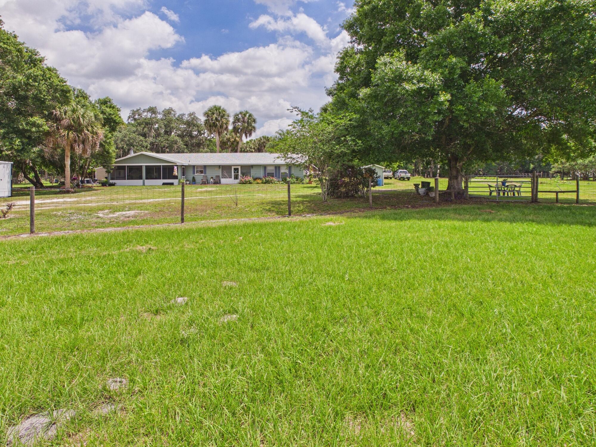 LAZY SEVEN RANCH ACRES - Residential