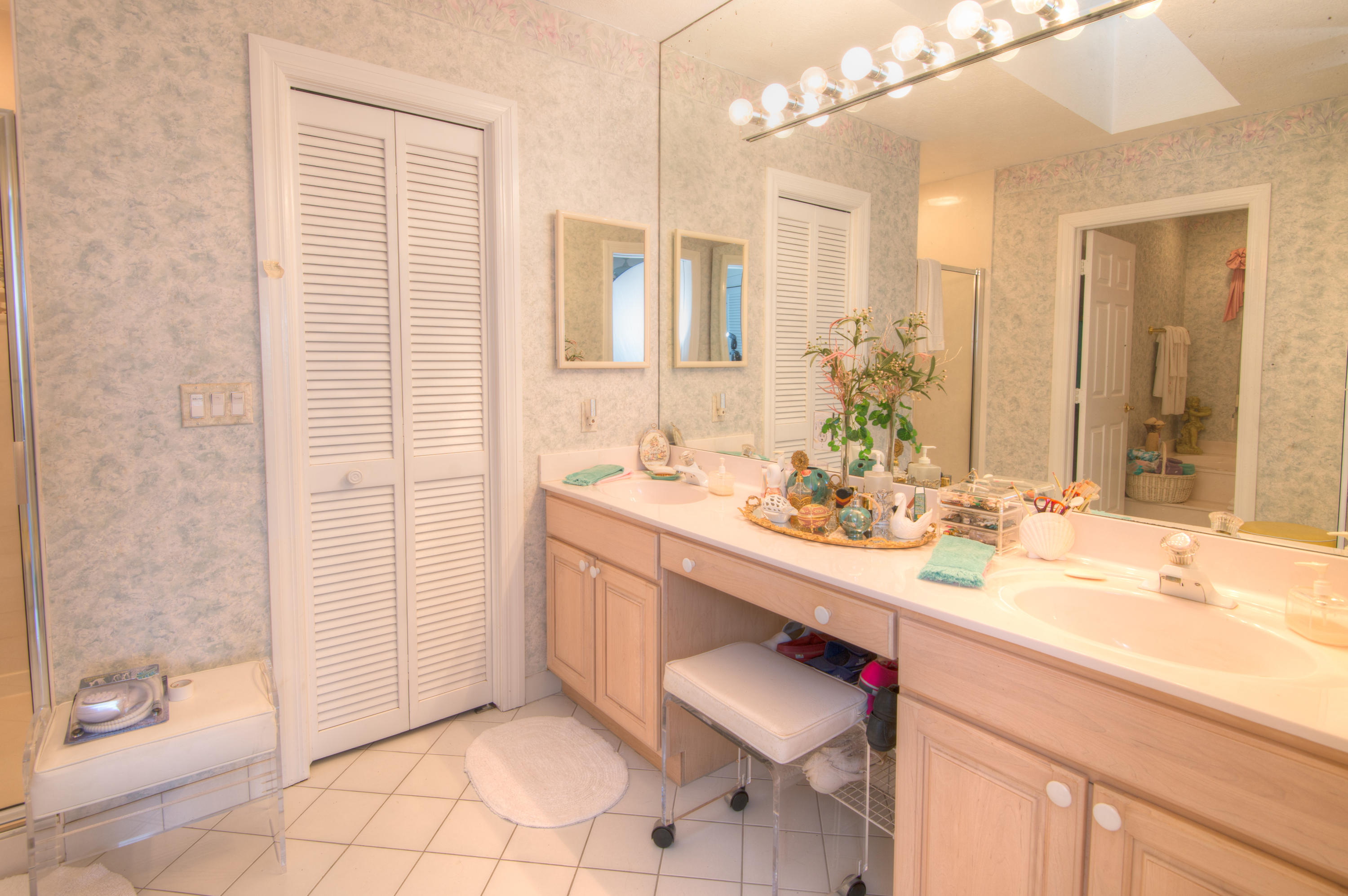 JUPITER INLET BEACH COLONY - Residential