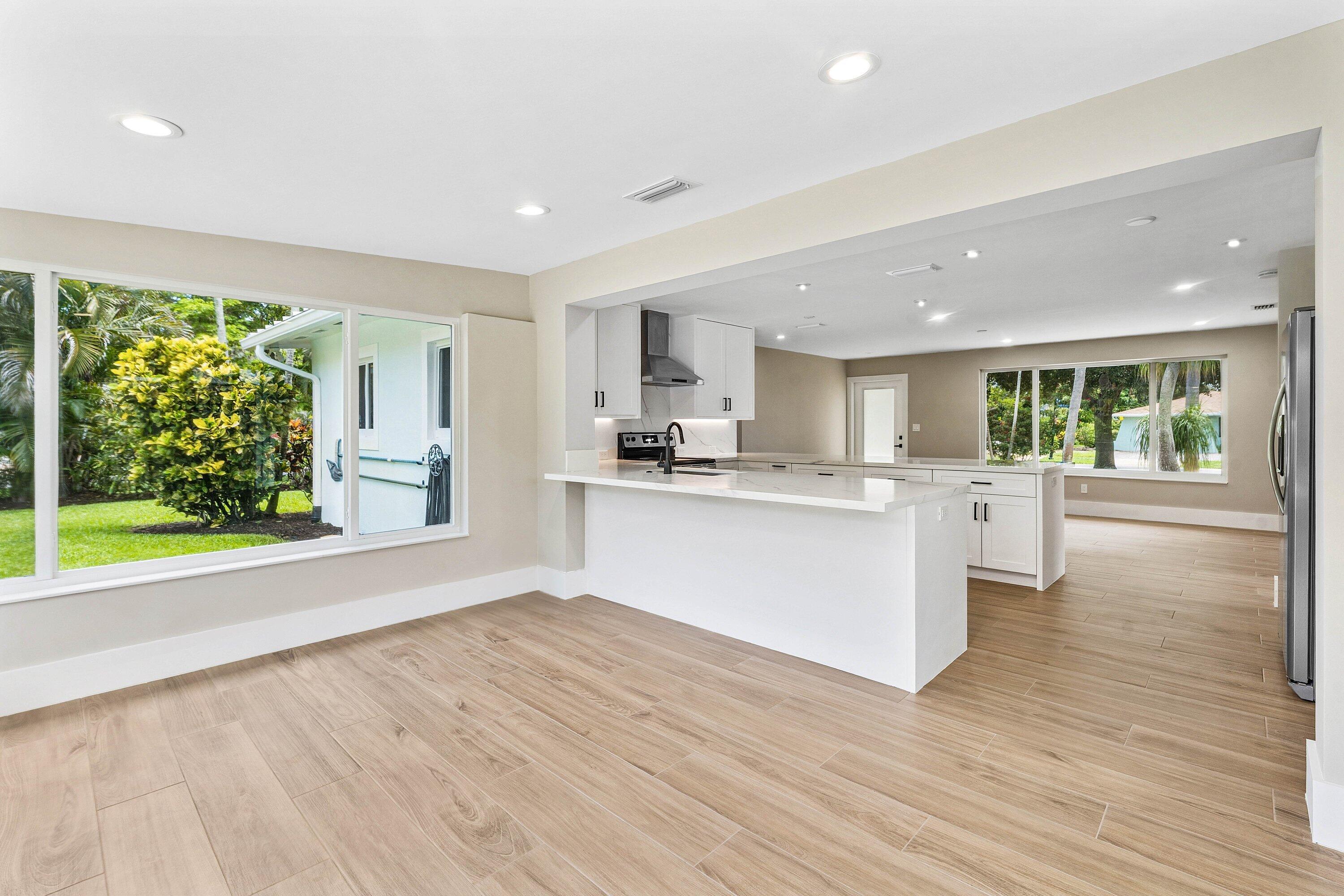 NORTH PALM BEACH VILLAGE OF 6 - Residential Lease
