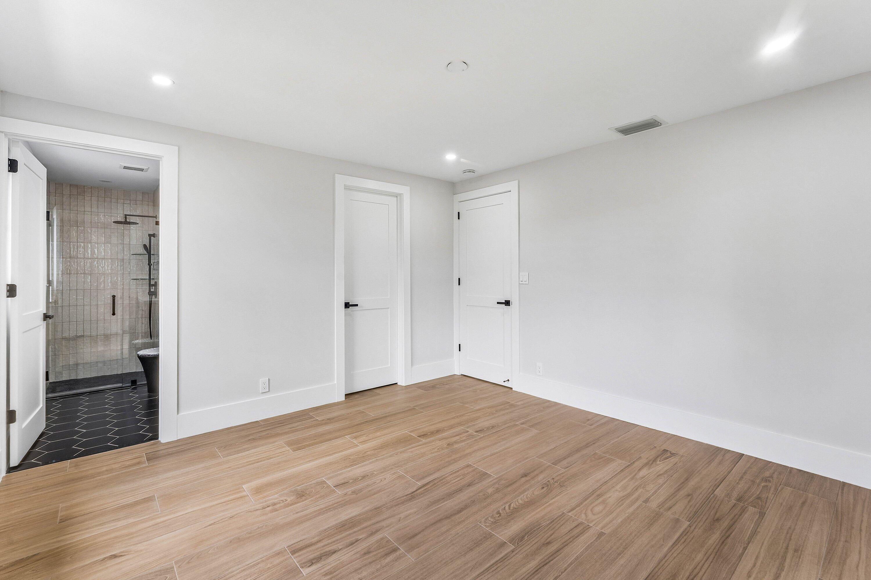 NORTH PALM BEACH VILLAGE OF 6 - Residential Lease