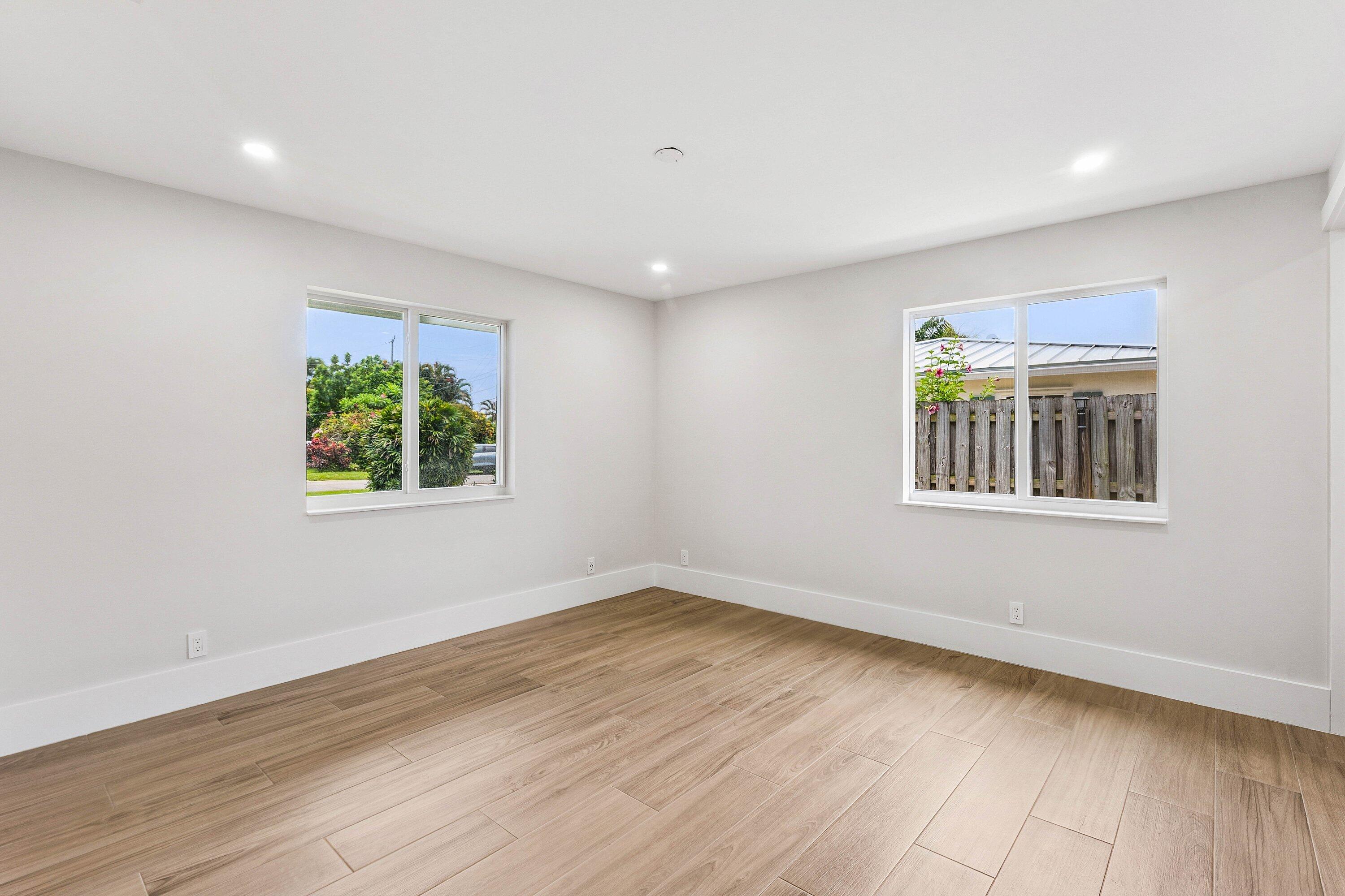NORTH PALM BEACH VILLAGE OF 6 - Residential Lease