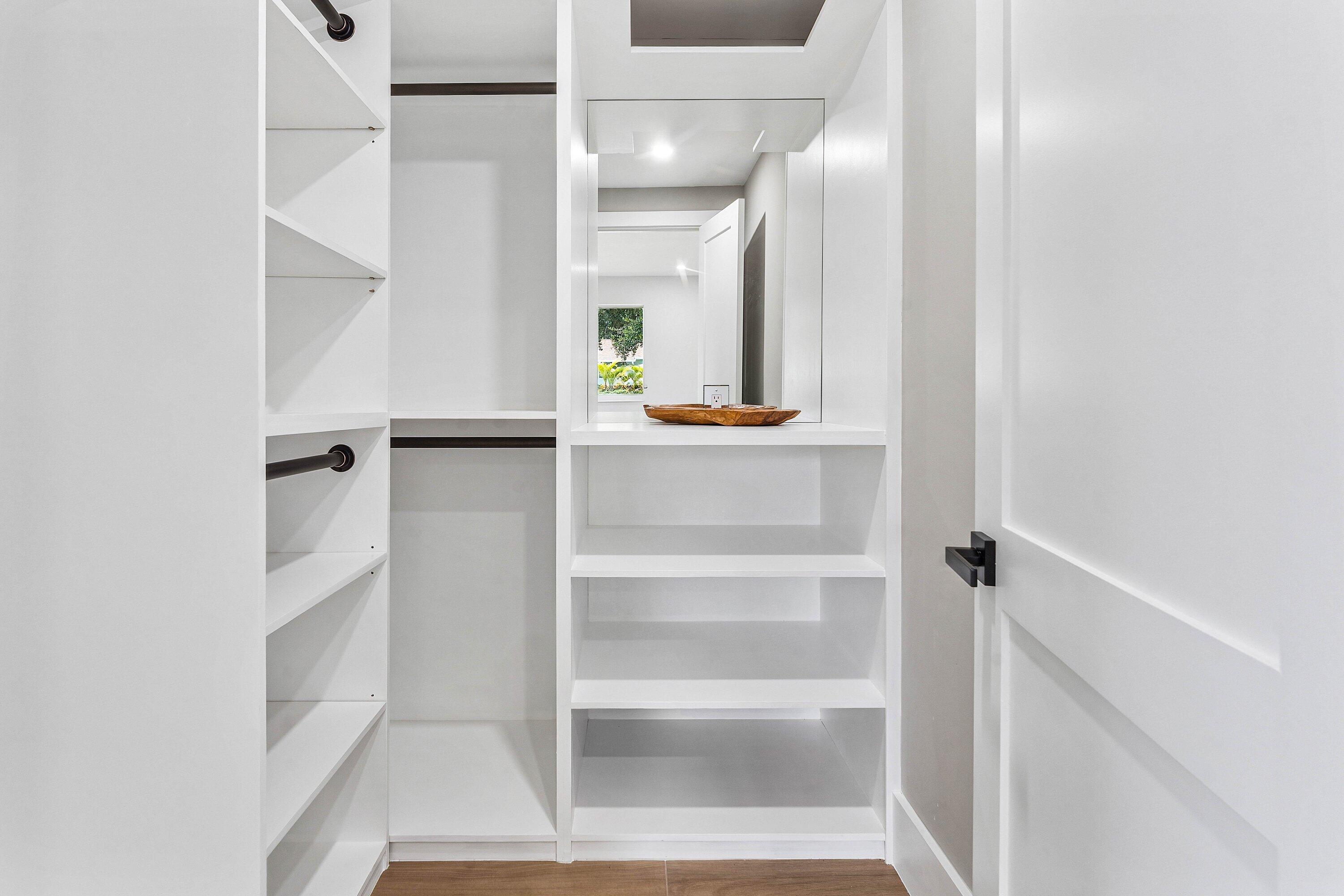 NORTH PALM BEACH VILLAGE OF 6 - Residential Lease