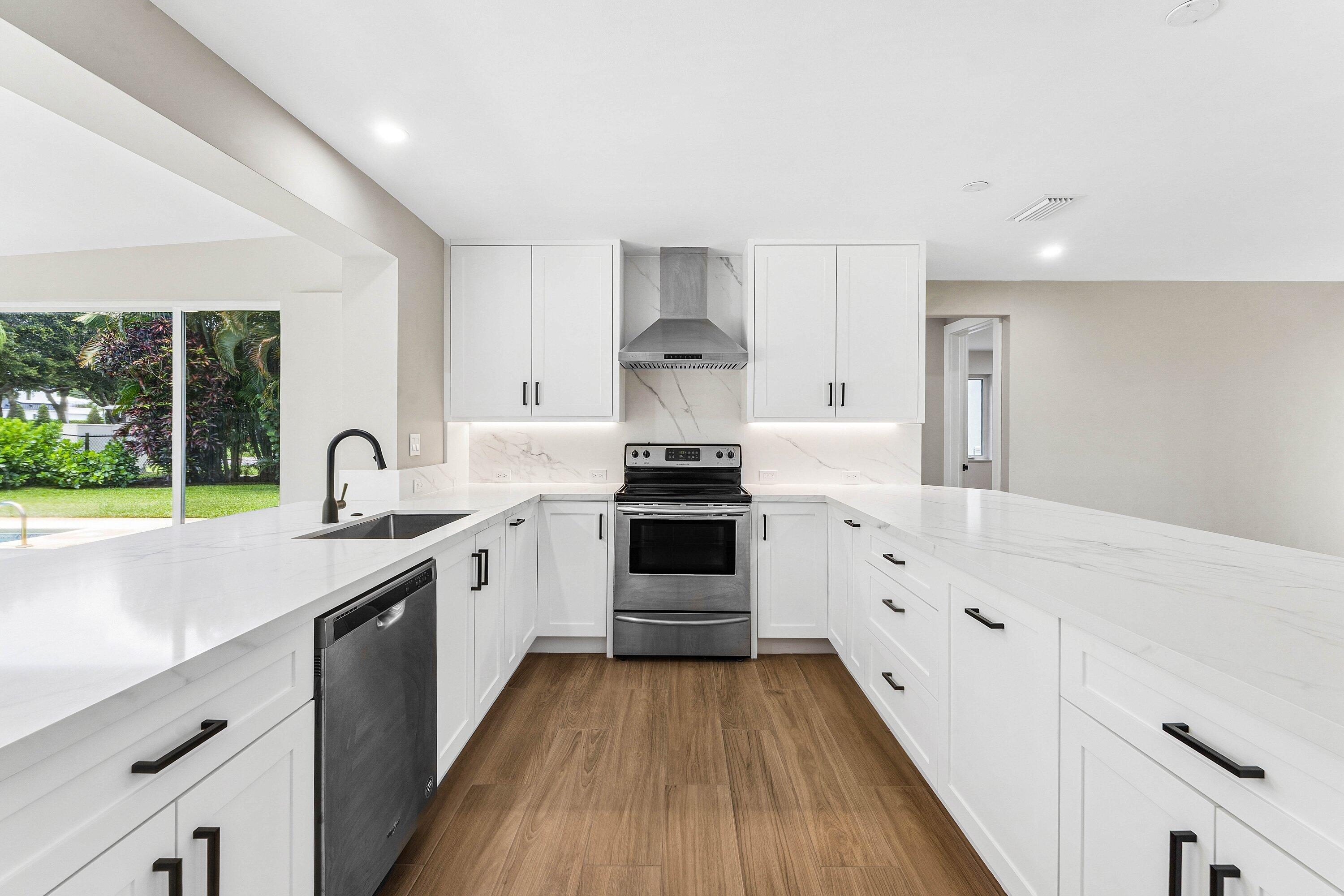NORTH PALM BEACH VILLAGE OF 6 - Residential Lease