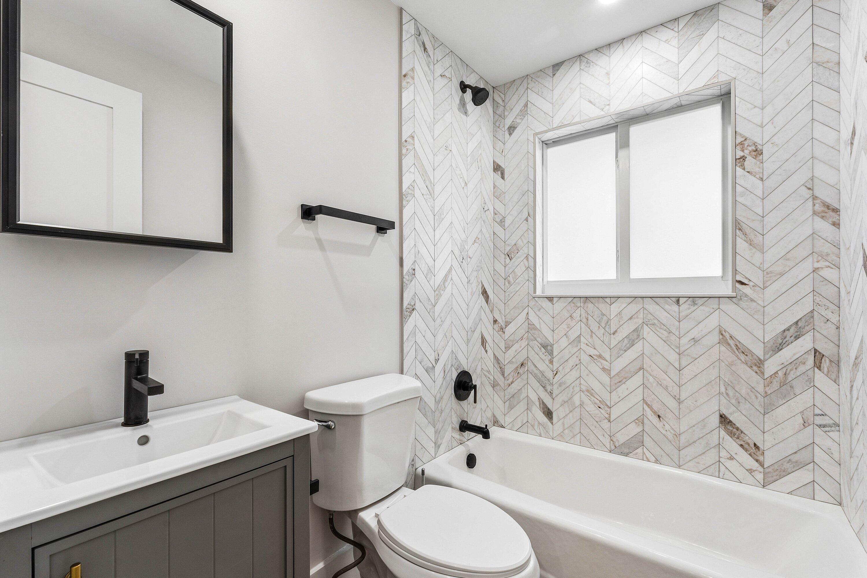 NORTH PALM BEACH VILLAGE OF 6 - Residential Lease
