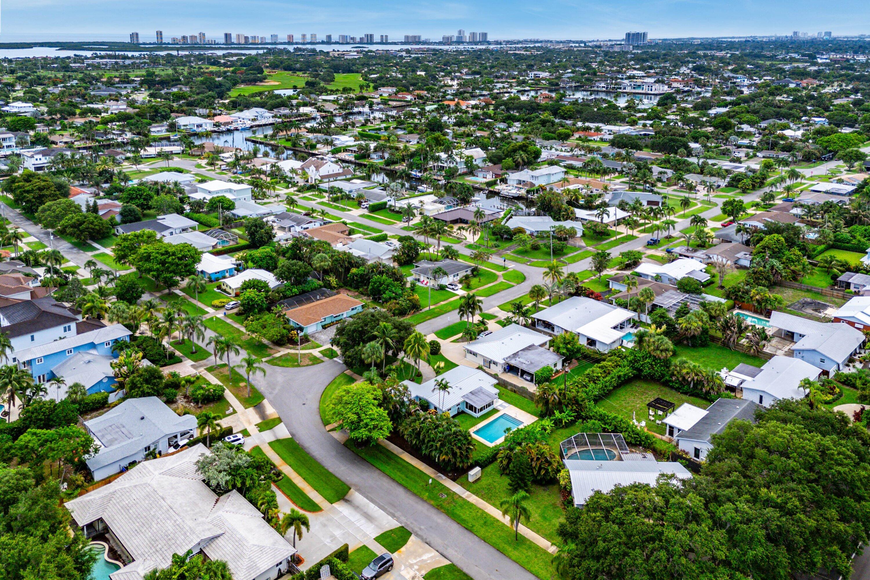 NORTH PALM BEACH VILLAGE OF 6 - Residential Lease
