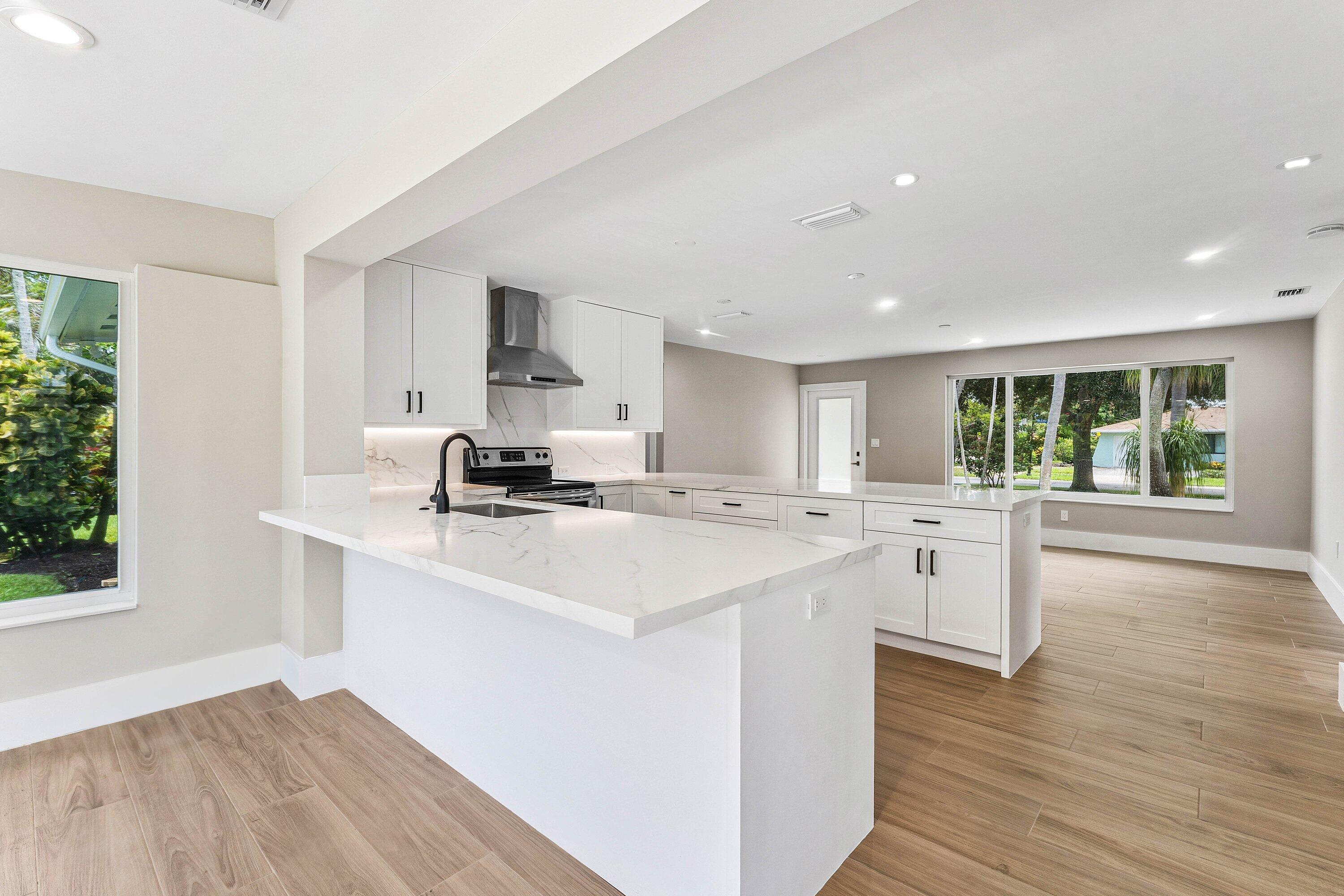 NORTH PALM BEACH VILLAGE OF 6 - Residential Lease