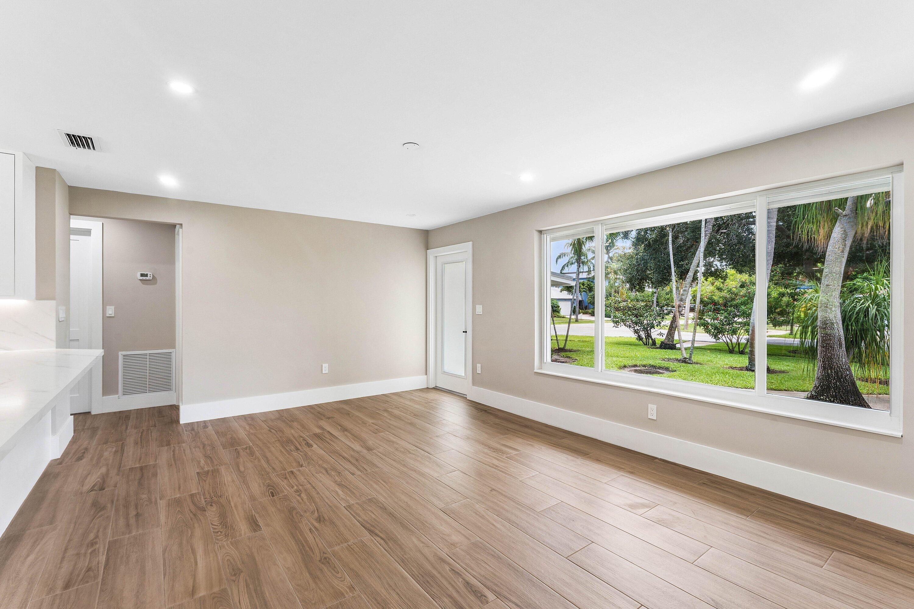 NORTH PALM BEACH VILLAGE OF 6 - Residential Lease