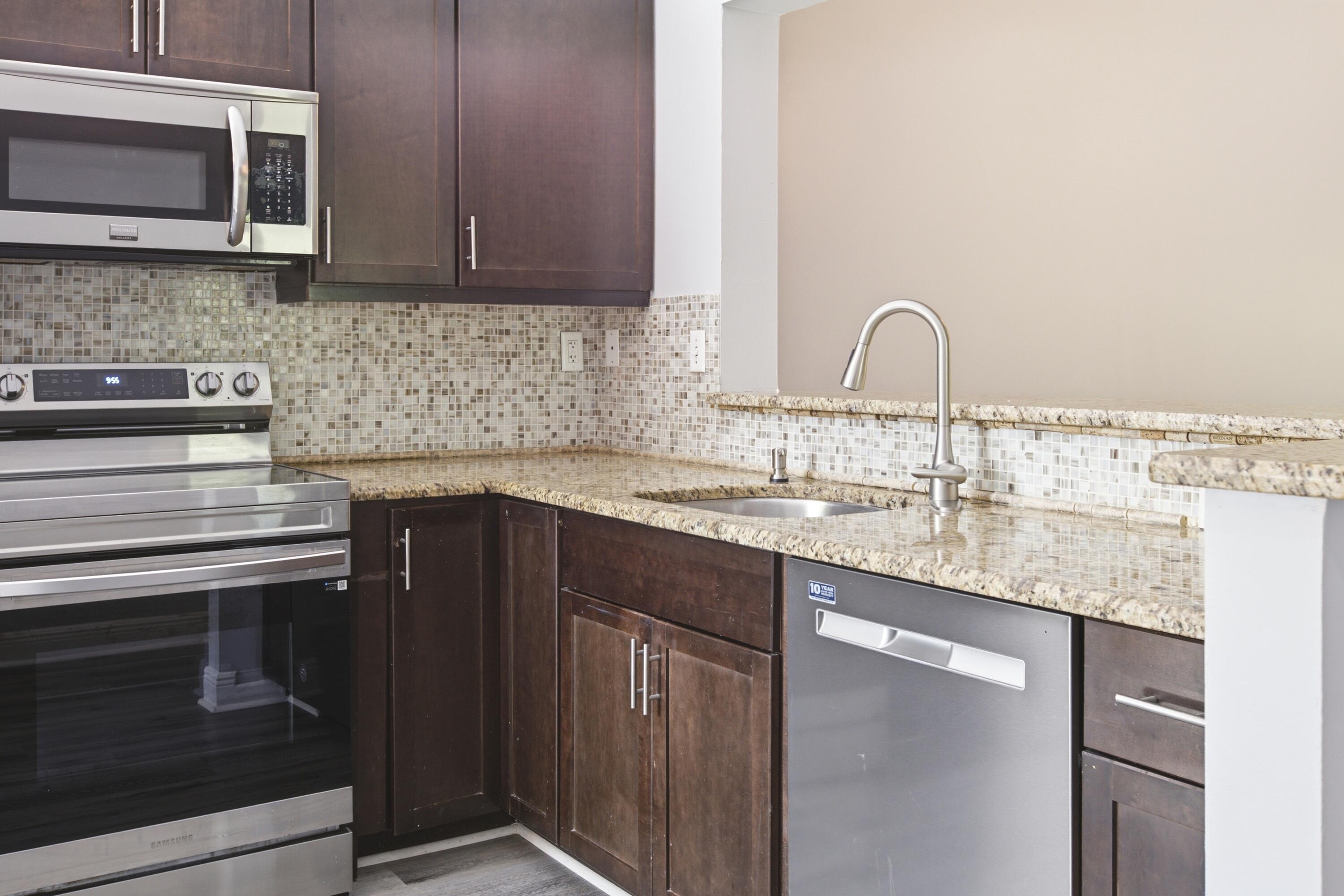 SAN DE VANCE GOLF & TENNIS CLUB CONDO - Residential Lease
